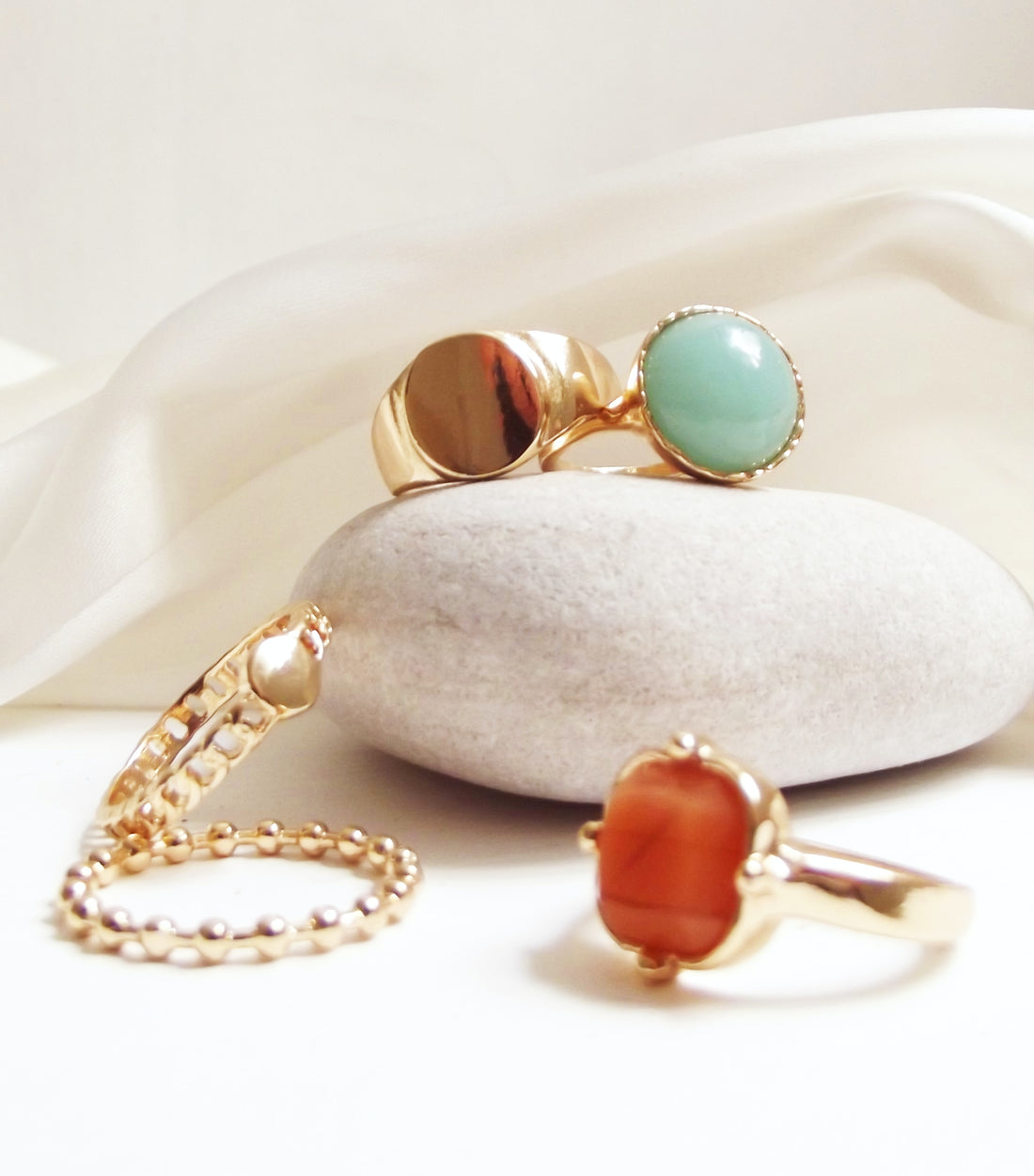 Are There Cons to Wearing Jewelry?